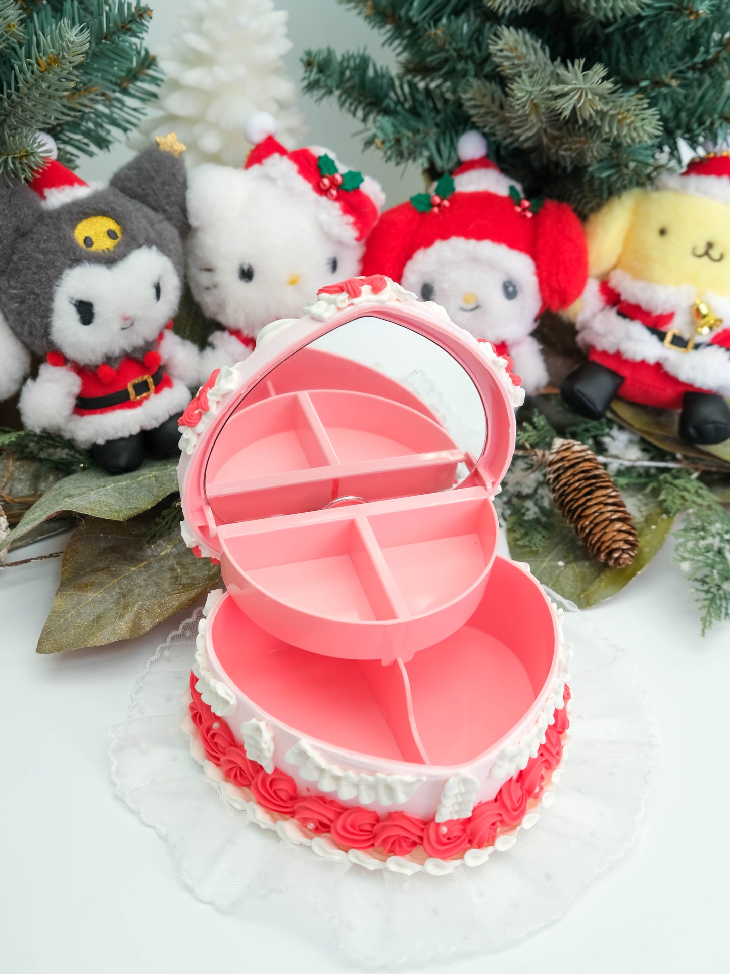 Hello Kitty Red Velvet - Plushie