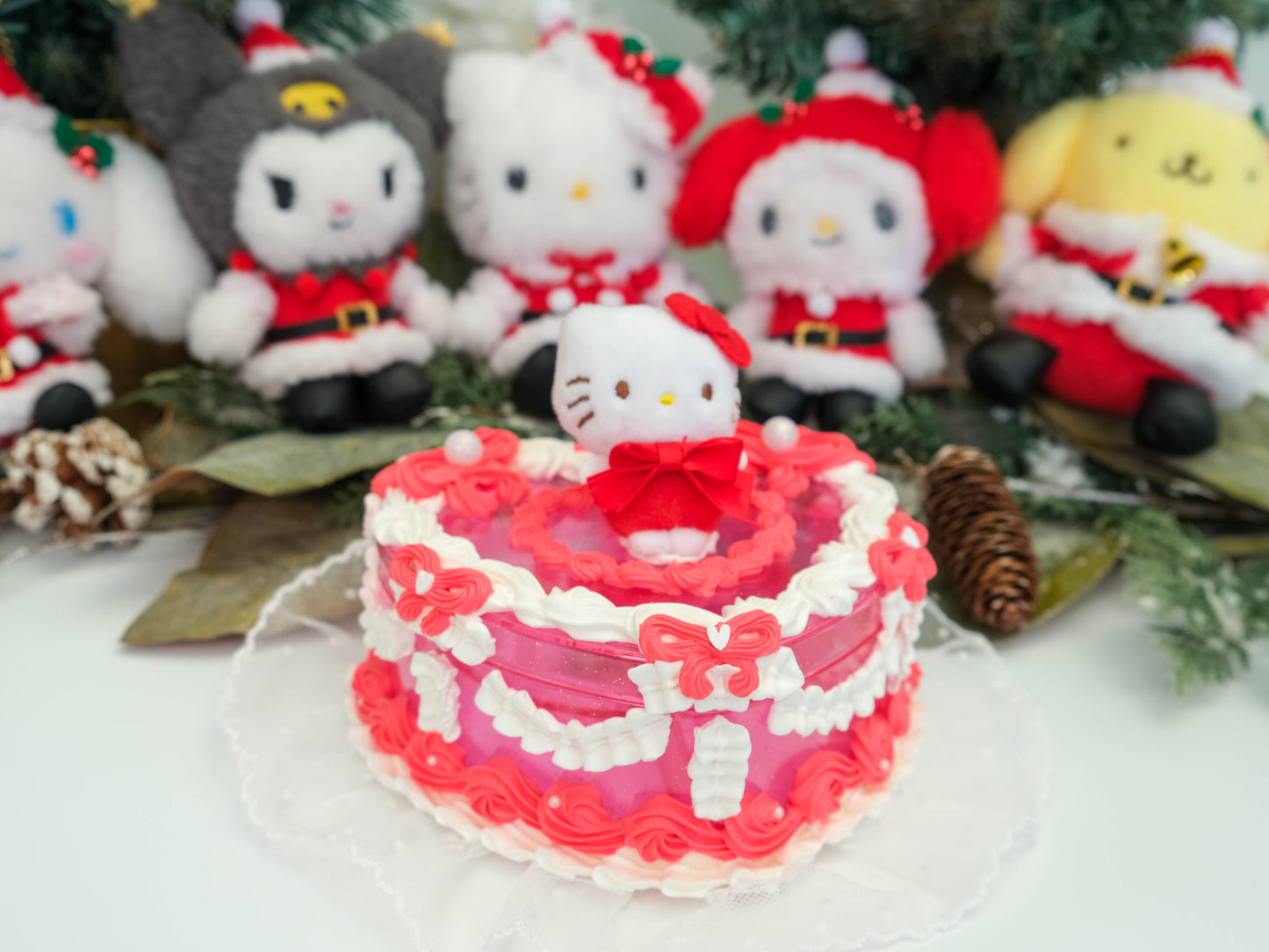 JELLY CAKE - Hello Kitty Red Velvet - Plushie