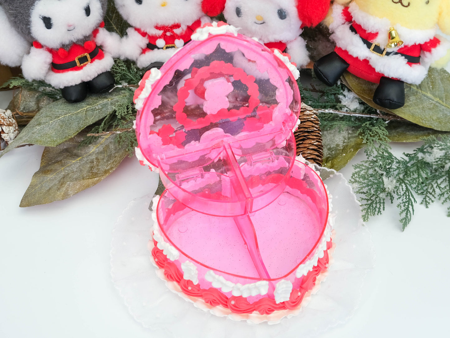 JELLY CAKE - Hello Kitty Red Velvet - Plushie