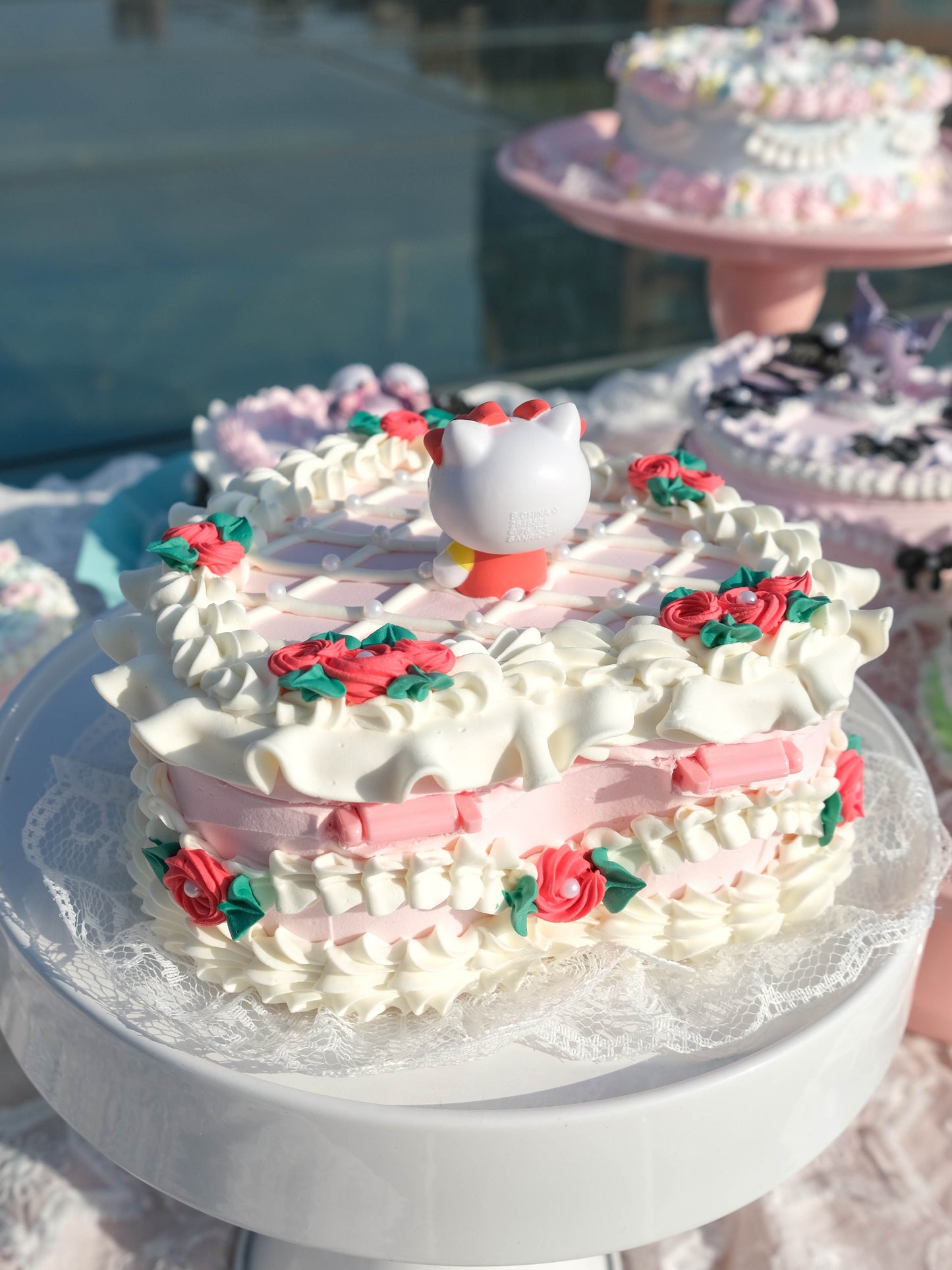 Hello Kitty La Vie En Rose