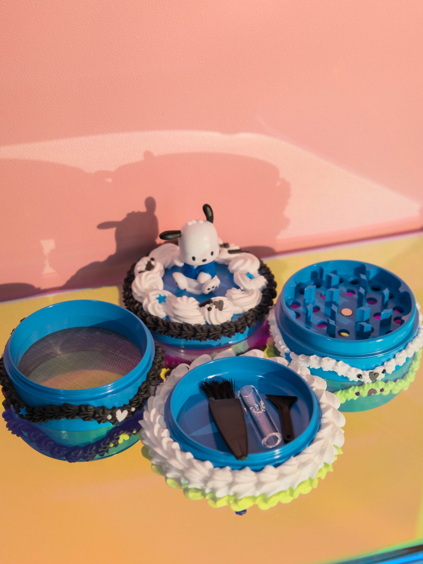 Pochacco en Blue Cake - Grinder