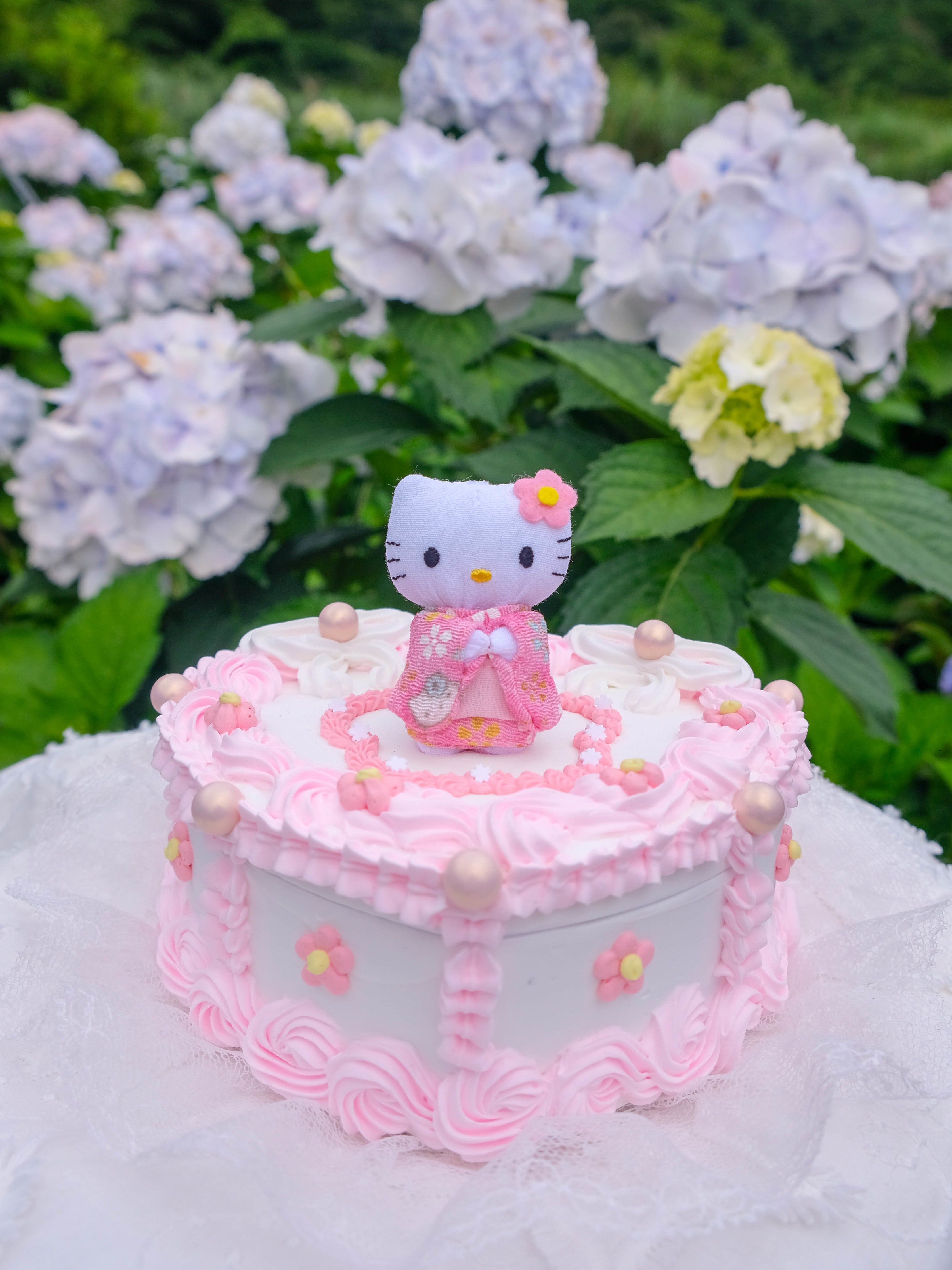 47 Buttercream Cake Ideas for Every Celebration : Hello Kitty Fairy Heart  Shape Cake